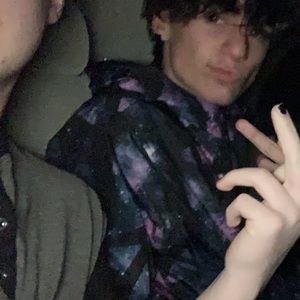 Meet your Posher, Levi